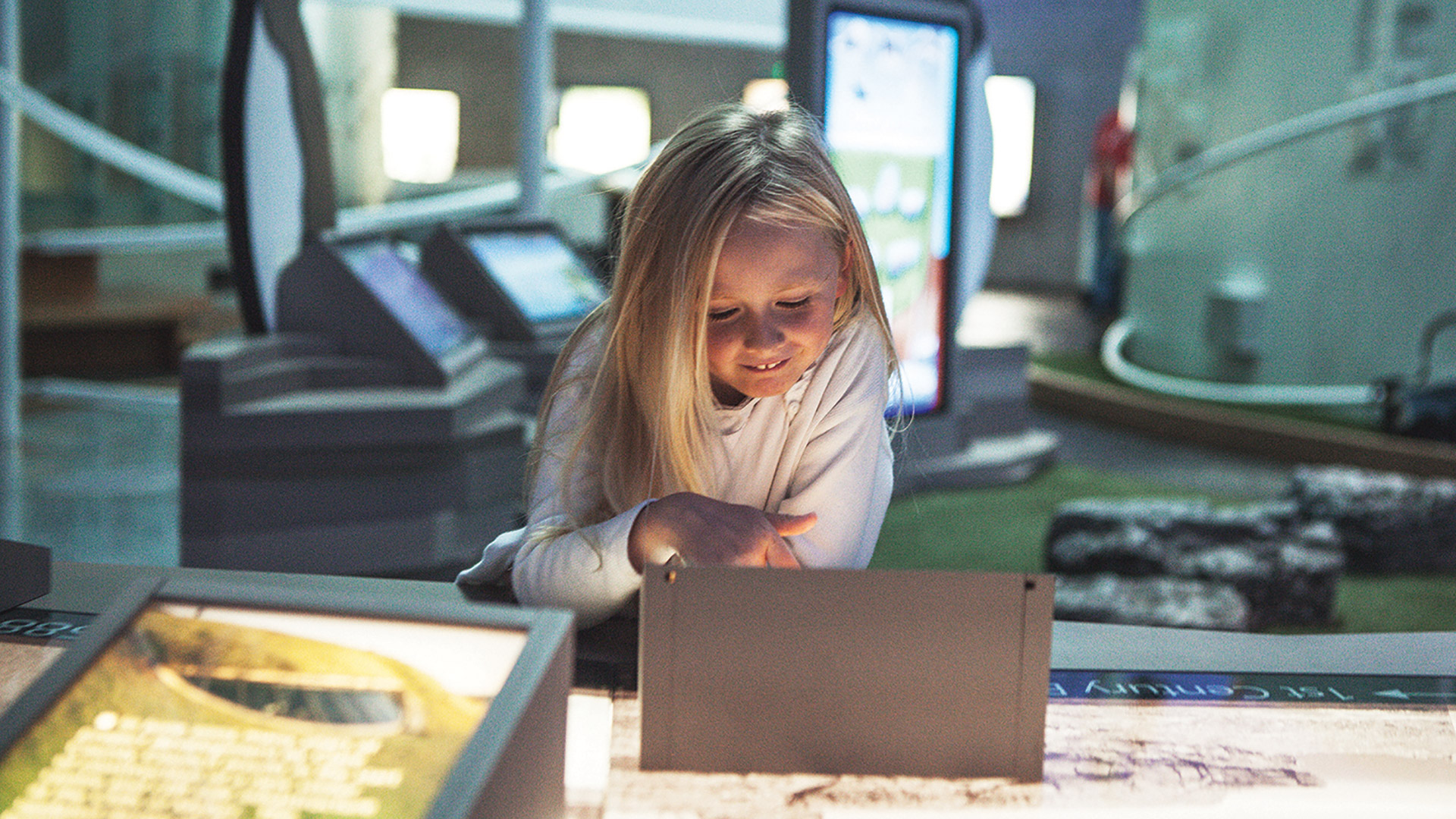 Cliffs Exhibition child reading